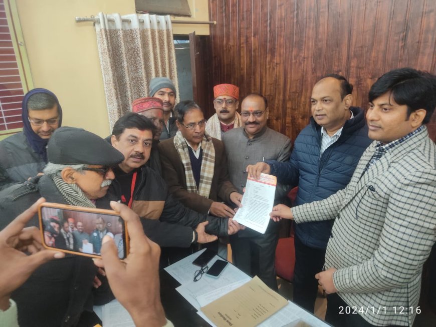 श्री आदि महादेव काशी धर्मालय मुक्ति न्यास द्वारा अभियान के प्रथम चरण के अंतर्गत "काशी धार्मिक नगरी घोषित हो" प्रतिनिधिमंडल ने जिलाधिकारी द्वारा मुख्यमंत्री व मण्डलायुक्त को सौंपा ज्ञापन