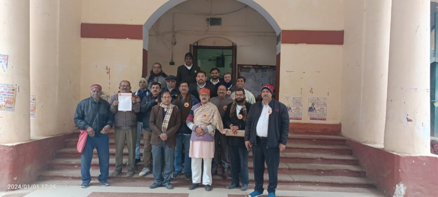 श्री आदि महादेव काशी धर्मालय मुक्ति न्यास द्वारा अभियान के प्रथम चरण के अंतर्गत "काशी धार्मिक नगरी घोषित हो" प्रतिनिधिमंडल ने जिलाधिकारी द्वारा मुख्यमंत्री व मण्डलायुक्त को सौंपा ज्ञापन