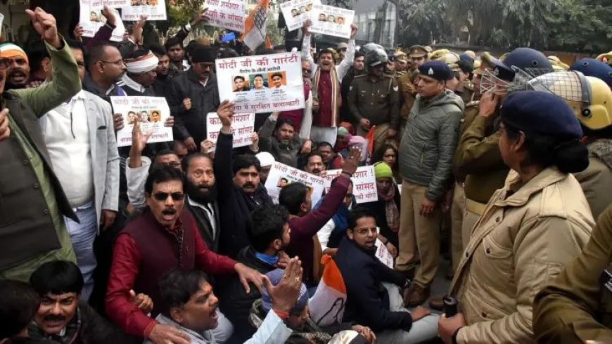 IIT-BHU Gangrape: वाराणसी में कांग्रेस का प्रदर्शन, पुलिस और कार्यकर्ताओं में झड़प