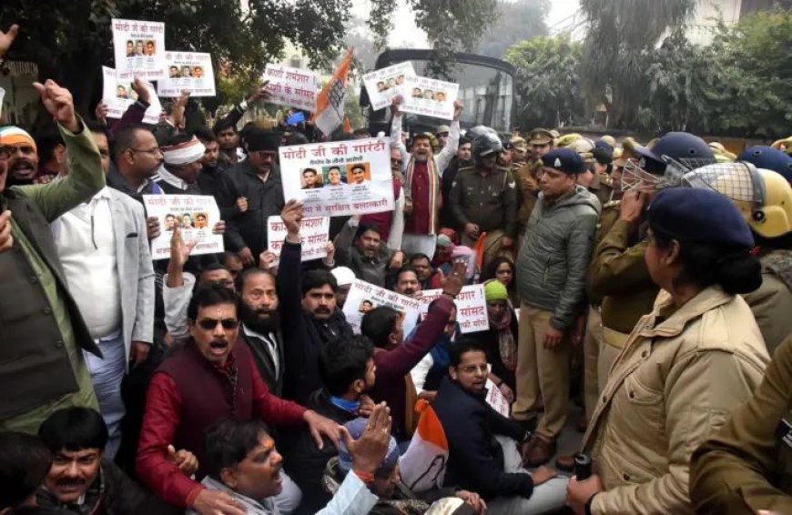 IIT-BHU Gangrape: वाराणसी में कांग्रेस का प्रदर्शन, पुलिस और कार्यकर्ताओं में झड़प