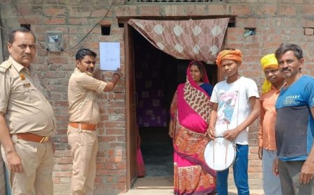 नौ माह से फरार अवैध गाँजा बेचने वाले आरोपी के घर रोहनिया पुलिस ने की नोटिस चस्पा कराई मुनादी,दो आरोपी पूर्व में ही भेजे जा चुके है जेल एक कि तलाश जारी