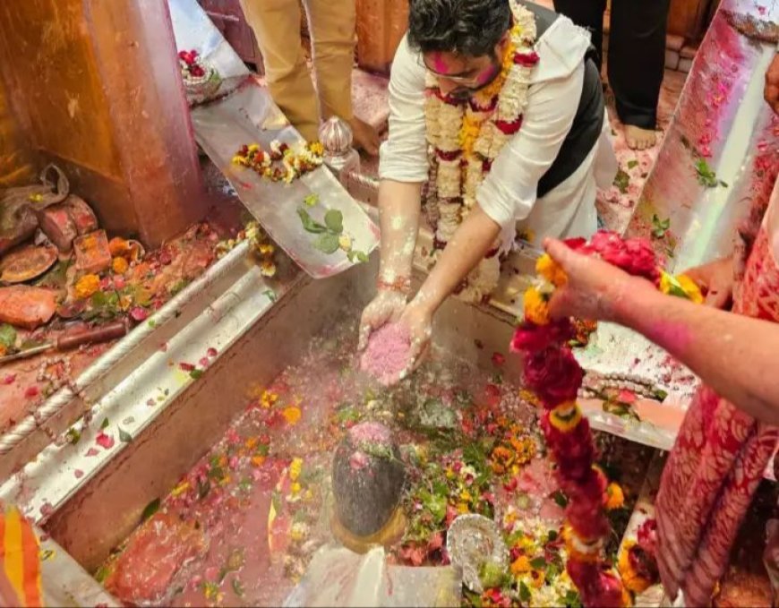 बाबा विश्वनाथ को चढ़ा मुख्यमंत्री योगी के भेजे फूलों से बना हर्बल गुलाल