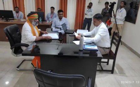 वाराणसी लोकसभा चुनाव 2024: नामांकन प्रक्रिया के पहले दिन दो प्रत्याशियों ने दाखिल किया नामांकन,12 ने लिया नामांकन फॉर्म