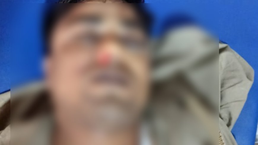 वाराणसी बाइक सवार पुलिसकर्मियों को चार पहिया वाहन ने मारी जोरदार टक्कर एक कि दर्दनाक मौत