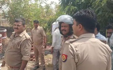 बड़ागांव थाना क्षेत्र के सातो महुवा के पास सड़क किनारे झाड़ि में एक ४५ वर्षीयअज्ञात महिला कि लाश मिलने से फैली सनसनी