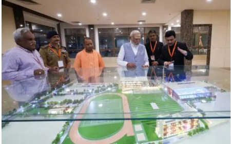एक दिवसीय दौरे पर वाराणसी पहुंचे प्रधानमंत्री नरेन्द्र मोदी ने सिगरा स्टेडियम का किया निरीक्षण
