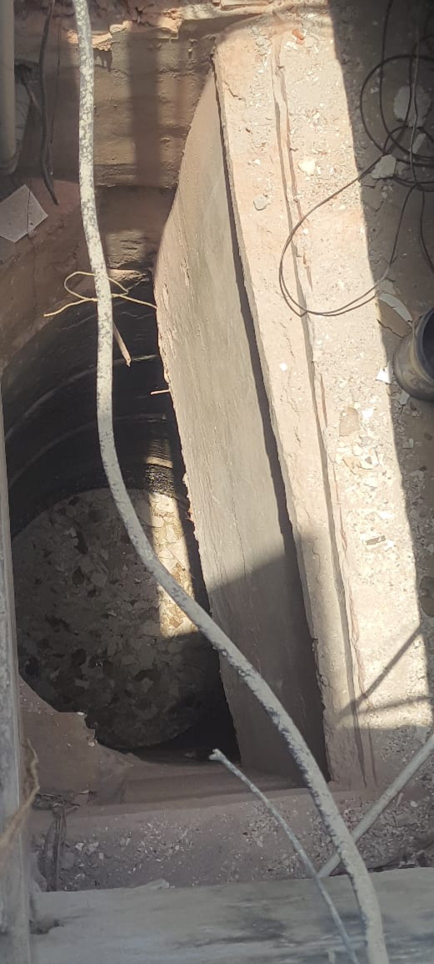 सुप्रीम कोर्ट के दिशा निर्देश और सिविल जज के आदेश पर क्या भारी है नरेंद्र लखमानी का धनबल ? आखिर बुज़ुर्ग की गुहार क्यों नहीं सुन रही, सुप्रीम कोर्ट के निर्देशों पर क्यों तवज्जो नही दे रही भेलूपुर पुलिस ?