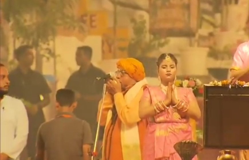 प्रधानमंत्री के वाराणसी दौरे पर गंगा आरती के समय रामजन्म योगी ने बजाया बिना रुके 2:40 सेकंड तक शंख