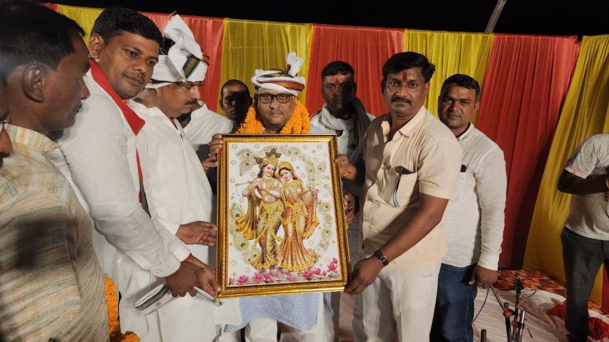 कोरौत में चौरा माता का भव्य वार्षिक श्रृंगार, कांग्रेस अध्यक्ष अजय राय हुए शामिल