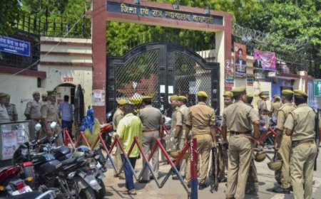 वाराणसी प्रशासन करती रही घेराबंदी 25000 के इनामिया साहिल यादव ने  कर दिया कोर्ट में सरेंडर