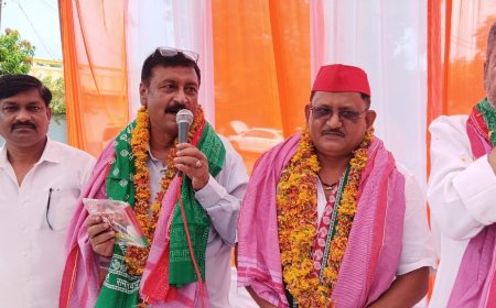 चंदौली सांसद वीरेंद्र सिंह के नेतृत्व में गणेशपुर के पार्षद ने थामा पुनः सपा का  दामन