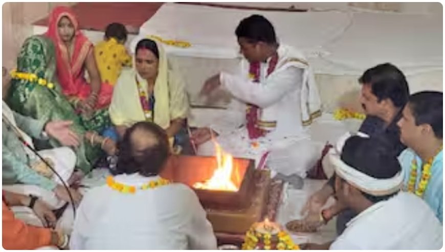 रिजवाना बनी गुड़िया,मो0 अजहरुद्दीन बना डब्लू सिंह और बेटा मो0 राज से राज सिंह,चंदौली के दम्पत्ति ने वैदिक मंत्रों के बीच सनातन धर्म मे शामिल होने का संकल्प ले की घर वापसी