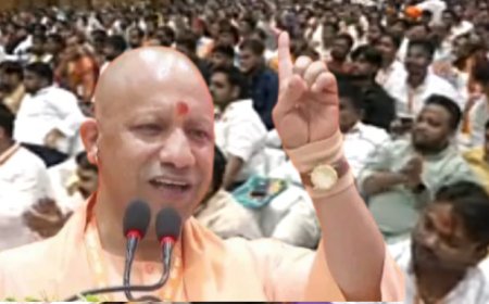 वाराणसी में युवा मोर्चा उत्तर प्रदेश की कार्यसमिति की कार्यशाला,बैठक में मुख्यमंत्री योगी आदित्यनाथ  ने युवाओ का बढ़ाया जोश ,कहा 2 वर्षो में 1 लाख पुलिसकर्मियों की होगी भर्ती