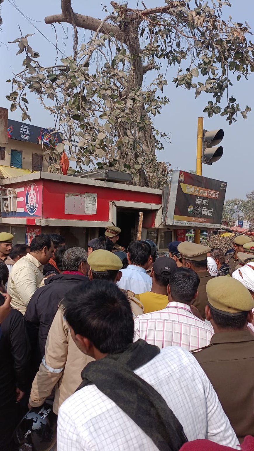 यातायात माह के अंतिम दिन ऐसा क्या हुआ कि जमकर हुई वाराणसी पुलिस की तारीफ, खिल उठे लोगो के चेहरे......