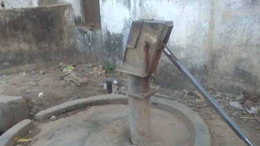 सिवान में गर्मी के बढ़ते ही कई विद्यालयों के हैंडपंप खराब, पानी को ले भटक रहे बच्चे