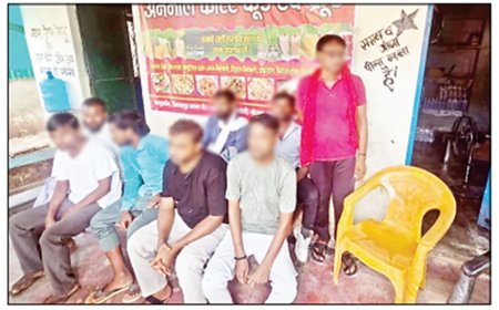 जुए के अड्डे पर एसओजी 2 का छापा मैनेजर समेत आठ दबोचे गए