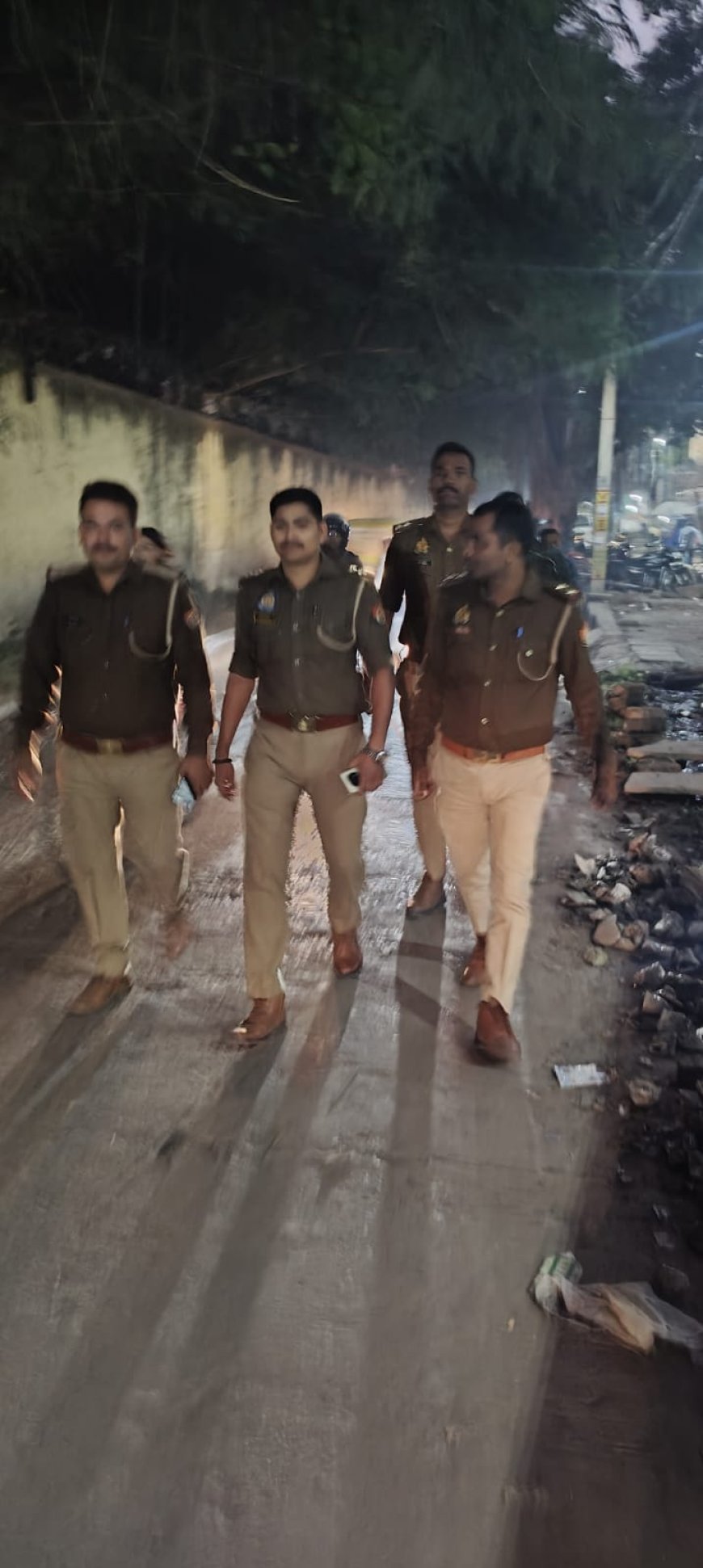 बरेका चौकी अंतर्गत नाथुपुर में शराबियों पर बरपा पुलिस का कहर