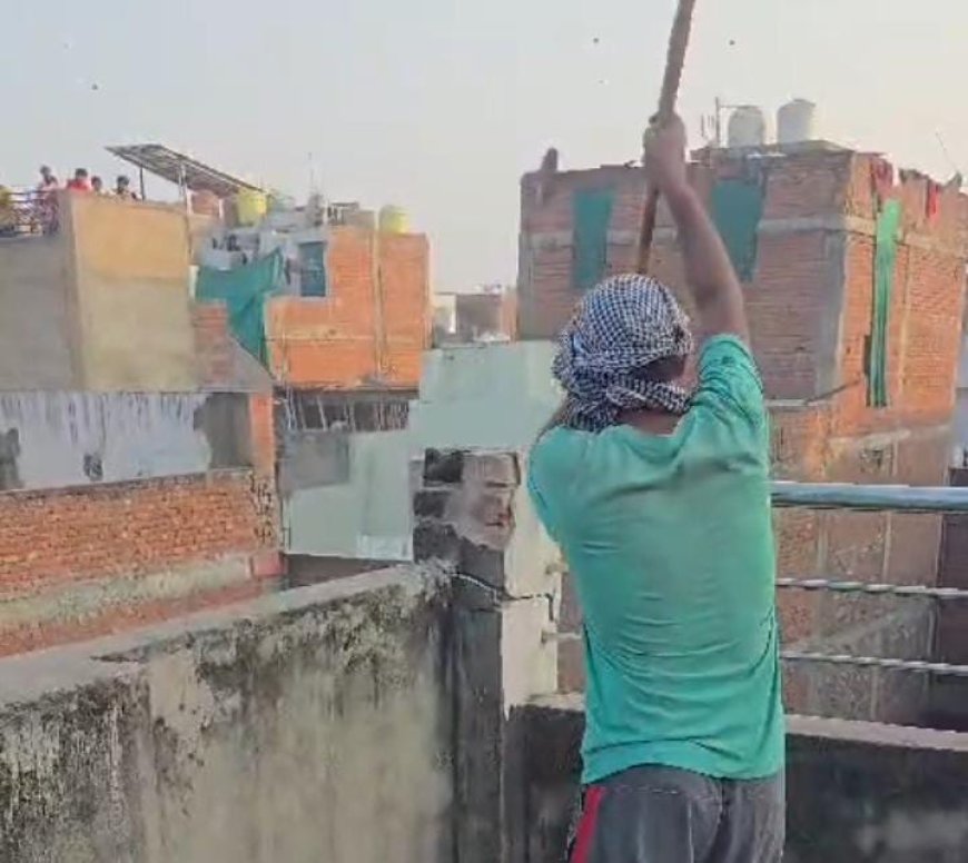 उत्तर प्रदेश:कहि चला हथौड़ा कही चला बुलडोजर वाराणसी दालमंडी ध्वस्तीकरण कार्य मे आयी तेजी