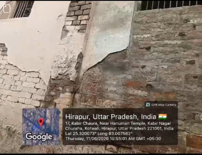 वाराणसी: छत गिरने के बाद फिर जर्जर भवन में शिफ्ट हुआ कबीरचौरा आयुर्वेदिक अस्पताल, मरीजों की सुरक्षा पर सवाल!